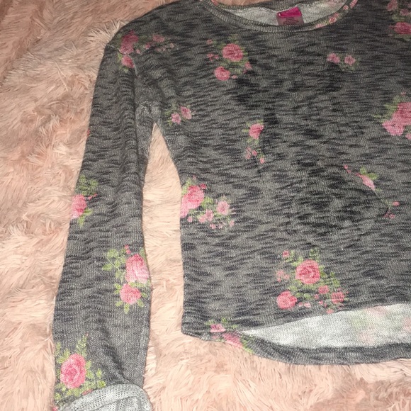 ⬇️ 2 Marked Listings for $25 - Lightweight Long Sleeve Mini Mouse Sweater - Picture 4 of 5